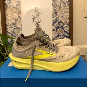 Brooks Hyperion Elite 2